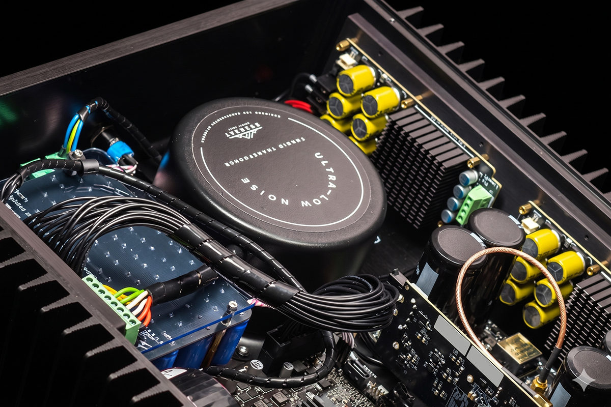 Everest Ascent — dedicated supplies for storage and output card
