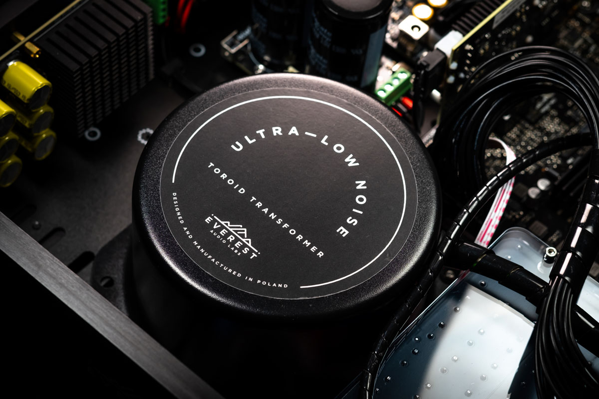 Everest Ascent — 250 VA ultra-low-noise toroidal transformer