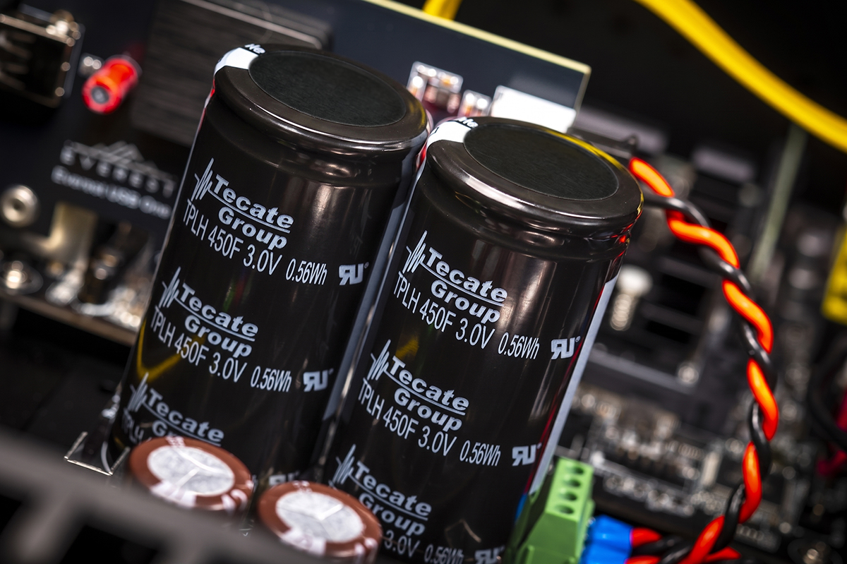 Everest Server Ascent — 2 x 450 F SuperCapacitor bank
